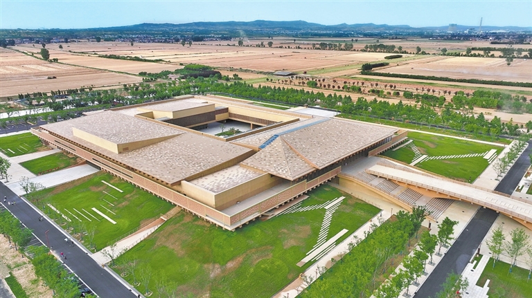 镜头里的河南丨寻根溯源,在时光褶皱里触摸文明心跳——2025年河南三座遗址博物馆开启华夏文明探秘新篇